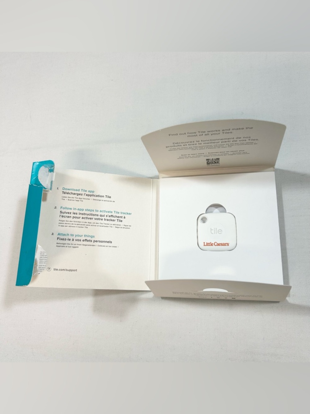 New Tile Mate Universal Bluetooth Tracker Keys Bags Phone White Little Caesars - Picture 2 of 5